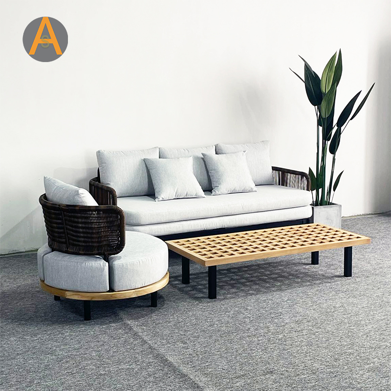 Novo sofá de jardim de vime de vime com almofada