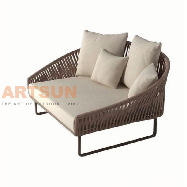 Loveseat exterior de corda moderno com base de alumínio e almofadas macias