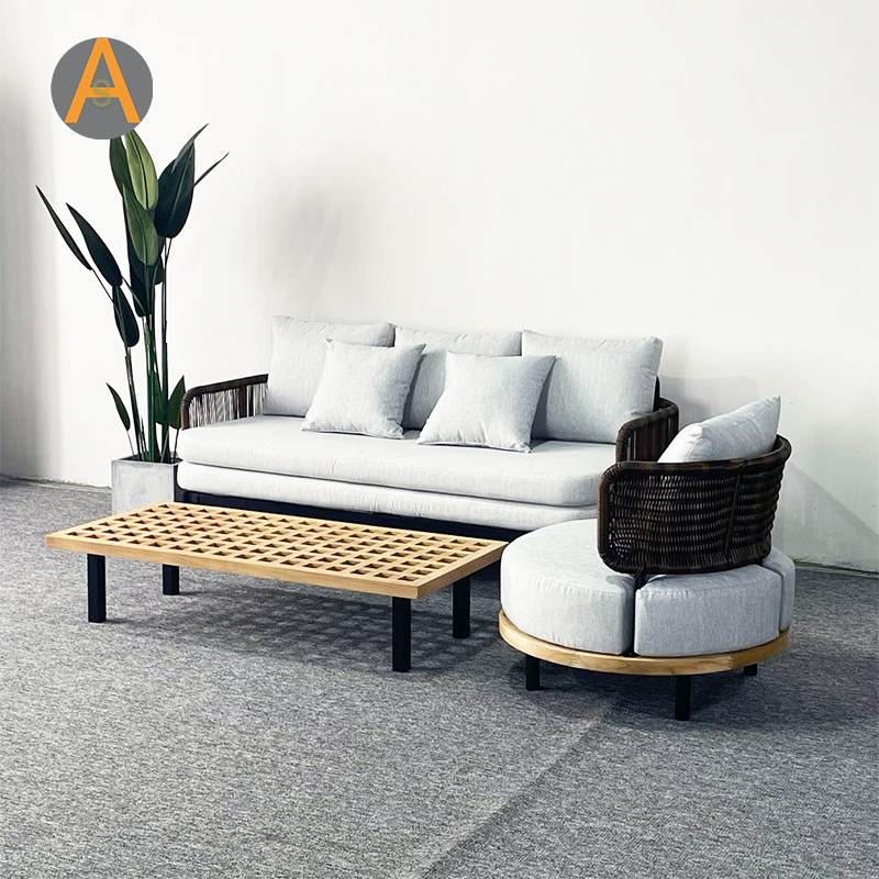 Novo sofá de jardim de vime de vime com almofada