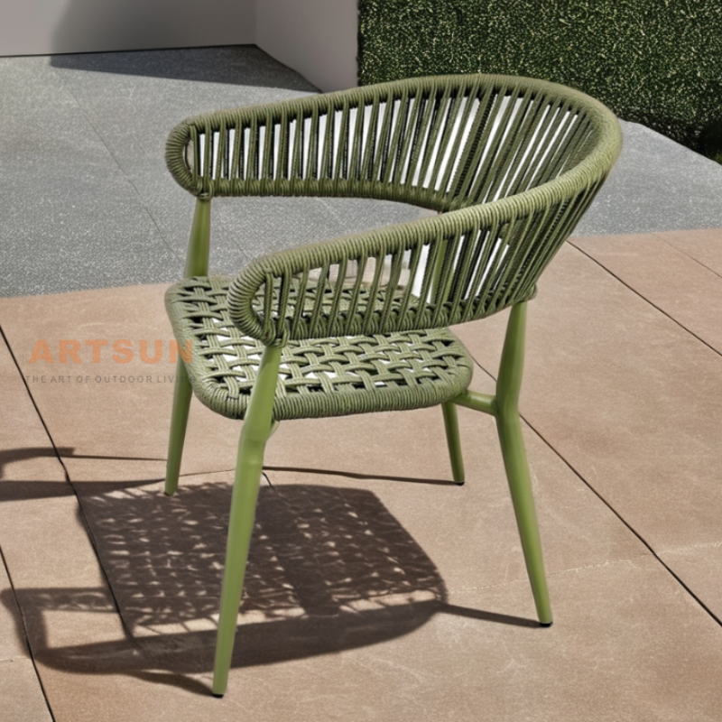 Cadeira de corda de tecelagem de jardim de braço de vime para refeições ao ar livre