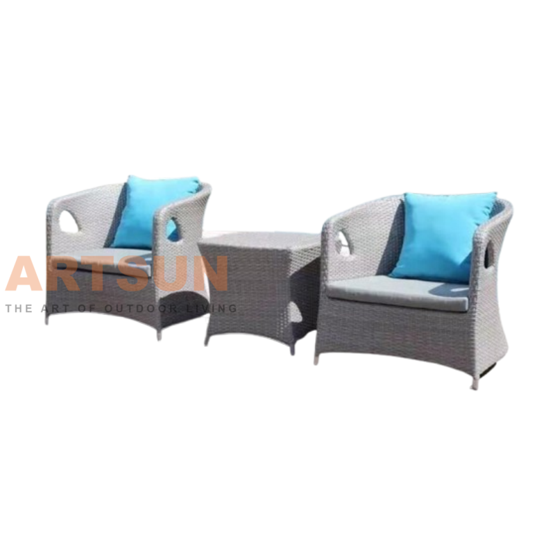 Conjunto de mesa de centro de vime com 2 cadeiras de vime