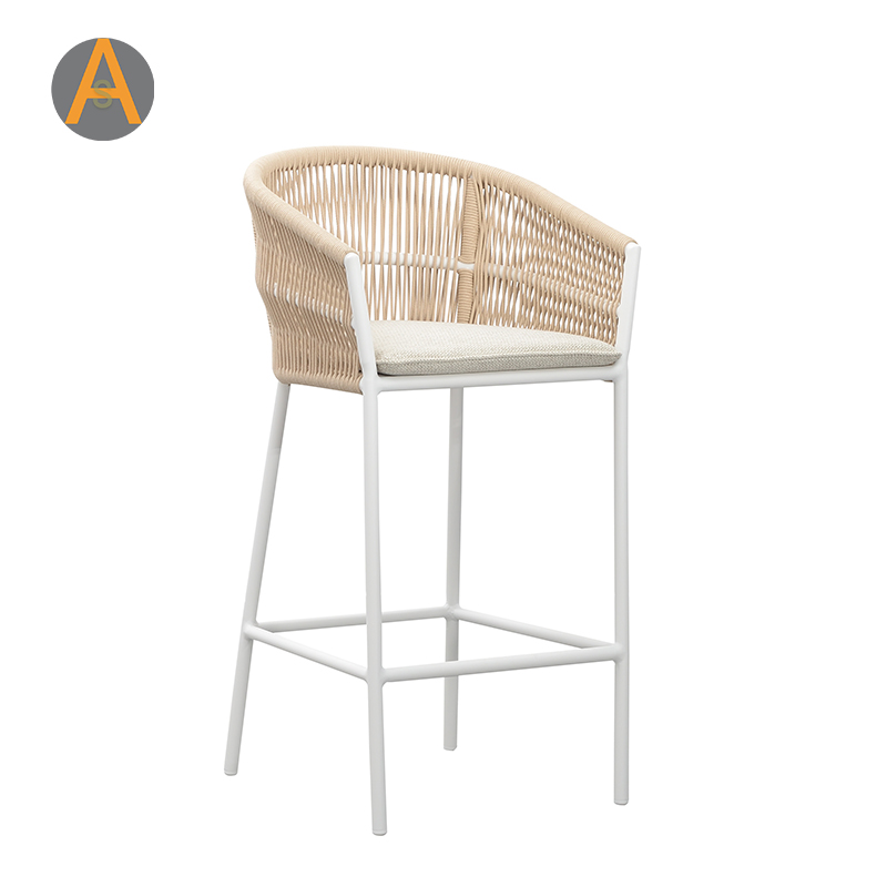 Conjunto de mesa de barra de varanda de corda mais favorável